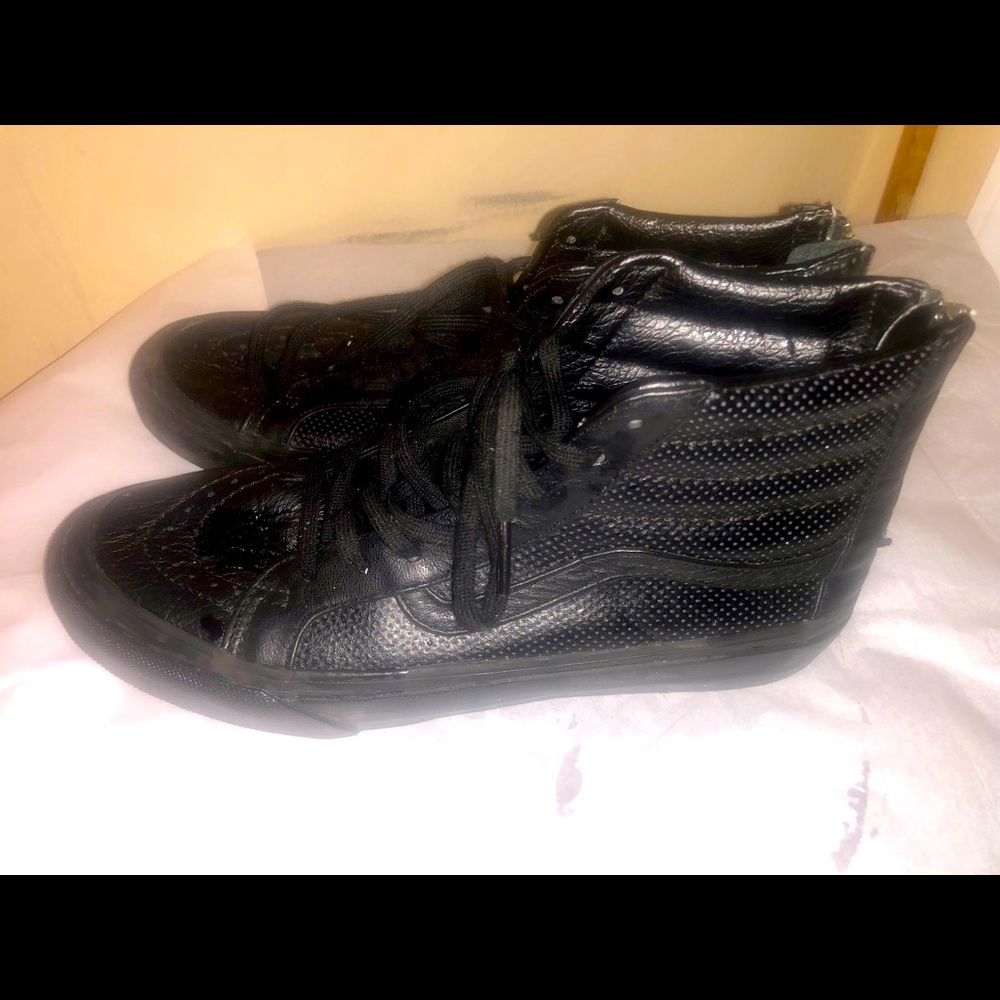 Black leather high top VANS MENS 6 Ladies 7.5